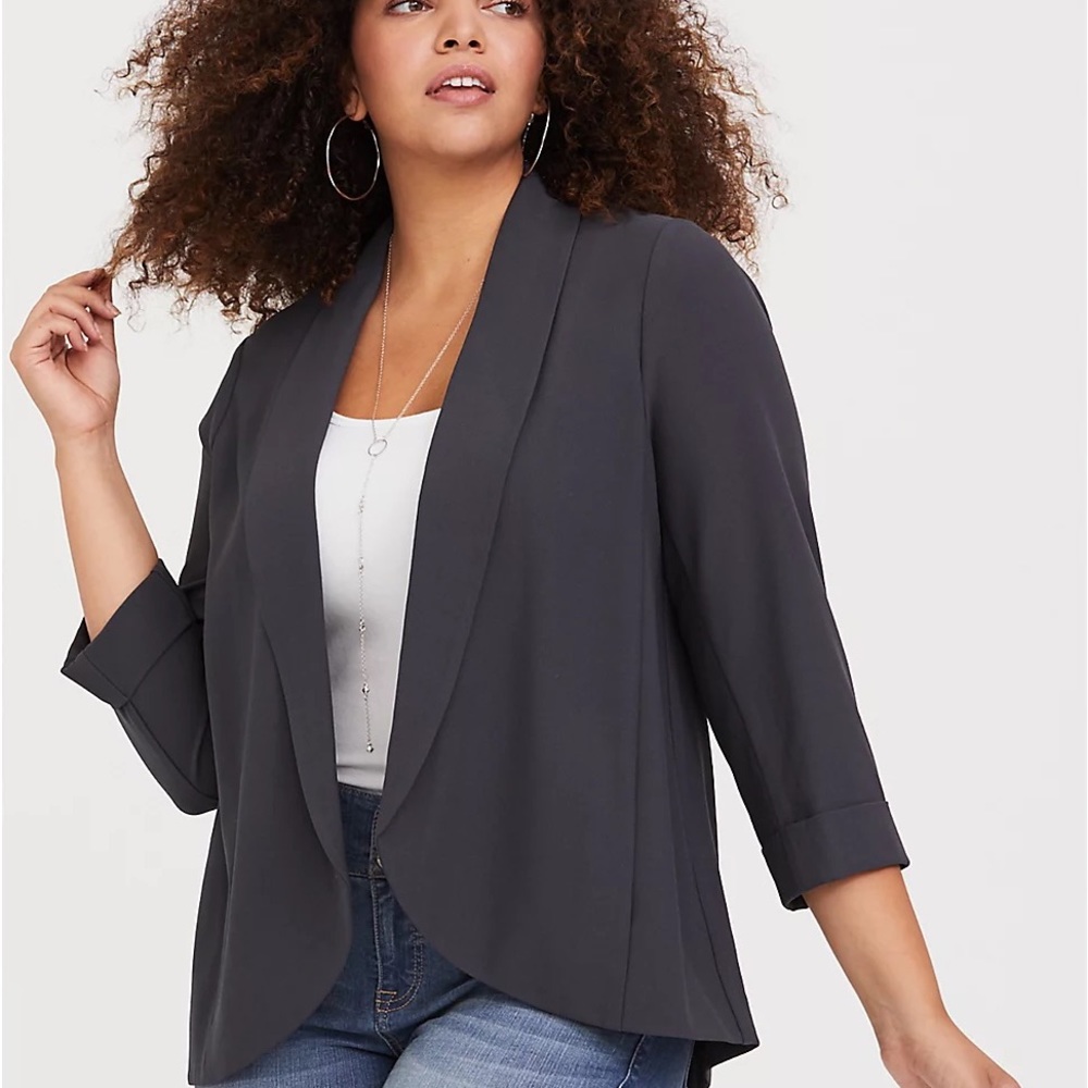 NWOT Torrid Grey Boyfriend Crepe Blazer